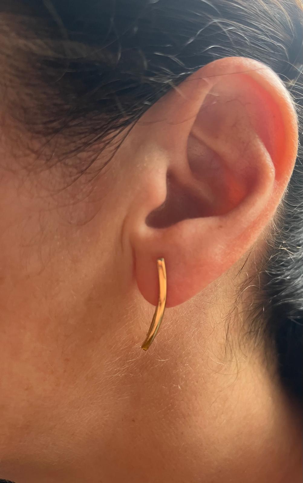 High Ear Pin Gold Vermeil 14K Curved Bar Ear Pins – Luxe Jewellery